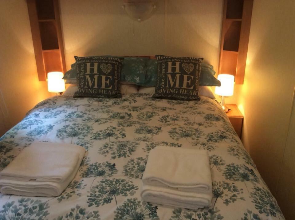 Luxury 6 Bed Static 호텔 Ludchurch 외부 사진
